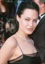 В Анджелины Джоли от грудных макетов ушли