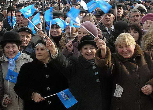 Антиправительственная встреча в Луганске забрала приблизительно 10 тысяч человек (фотография)