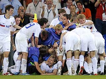 Российская национальная команда на футболе уехала в евро2008 полуфиналах