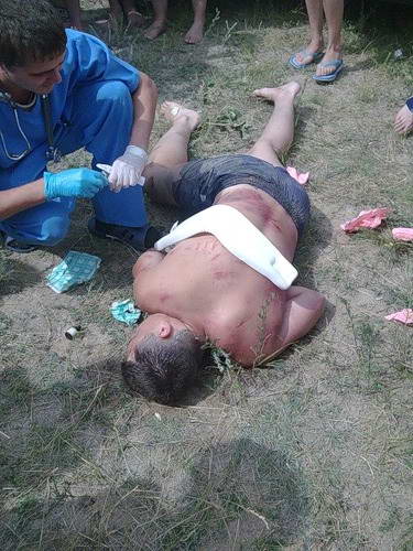 В Луганске пьяный водитель "Лексуса" призвал на берегу и нанес вред людям (фотография)