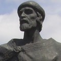 В поисках героев Украина очищает на историях сусекам